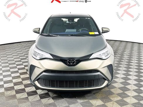 Used 2021 Toyota C-HR XLE image 2