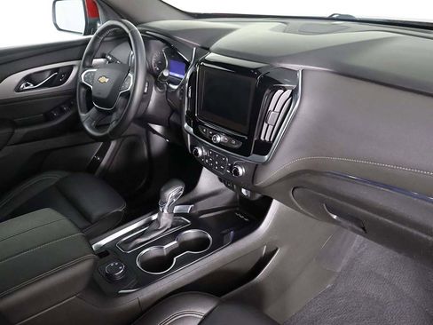 Used 2023 Chevrolet Traverse LT image 28