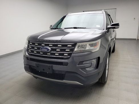 Used 2017 Ford Explorer XLT w/ Equipment Group 202A AWD/4WD image 15