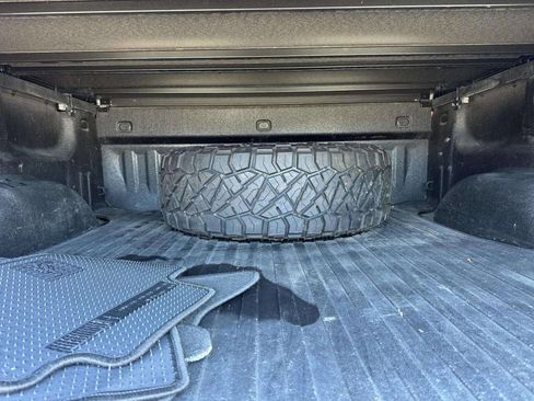 Used 2017 Chevrolet Silverado 1500 High Country image 17