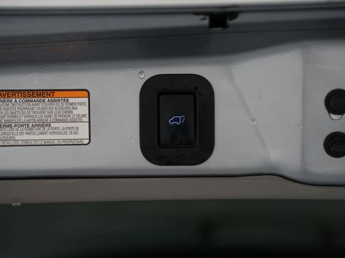 Used 2017 Toyota Sienna XLE image 36