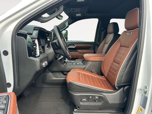 New 2025 GMC Sierra 2500 Denali Ultimate w/ Max Trailering Package image 15