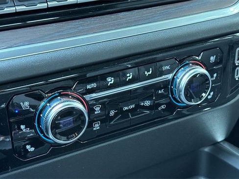 New 2026 GMC Sierra 2500 SLT w/ SLT Premium Package image 24