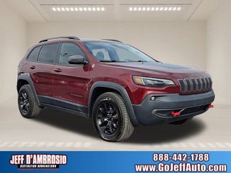 Used 2019 Jeep Cherokee Trailhawk video 1