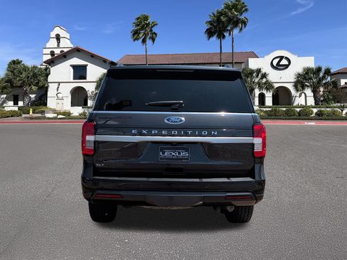 Used 2022 Ford Expedition XLT AWD/4WD image 3