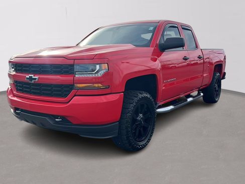 Used 2017 Chevrolet Silverado 1500 Custom w/ Custom Convenience Package image 3
