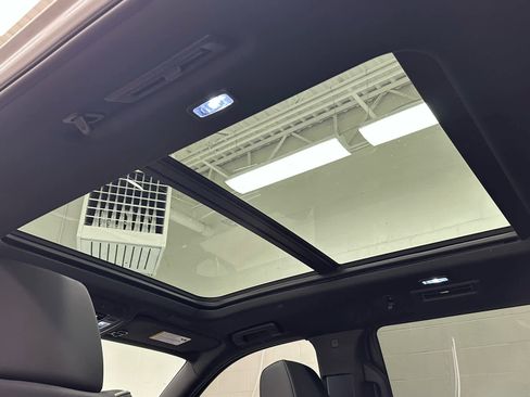 Used 2025 Cadillac Escalade Sport w/ LPO, ONYX Package image 46