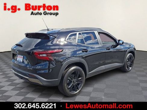 New 2026 Chevrolet Trax ACTIV w/ Driver Confidence Package FWD image 4
