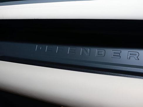 Used 2023 Land Rover Defender 110 X-Dynamic SE image 22