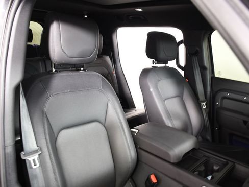 Used 2024 Land Rover Defender 130 X-Dynamic SE AWD/4WD image 20
