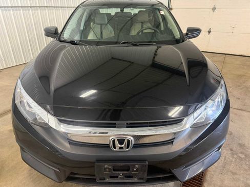 Used 2018 Honda Civic EX image 3