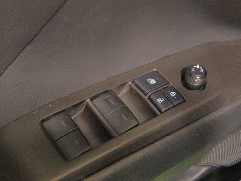 Used 2021 Toyota Camry LE image 27