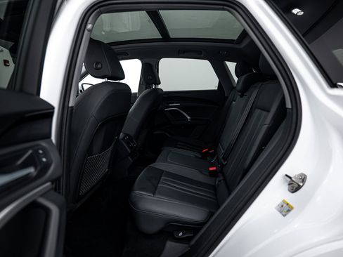 Certified 2025 Audi Q5 Premium w/ Convenience Package AWD/4WD image 15