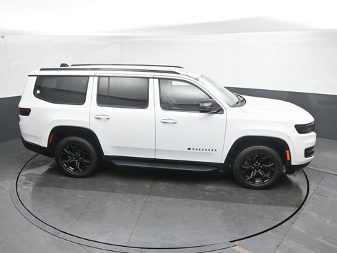 Used 2025 Jeep Wagoneer Series II image 40