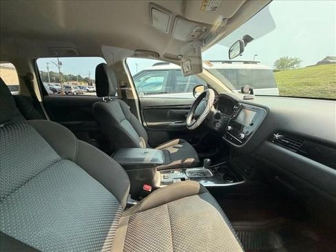 Used 2020 Mitsubishi Outlander ES AWD/4WD image 14