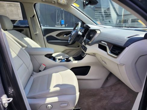 Used 2022 GMC Terrain Denali w/ Denali Premium Package AWD/4WD image 11