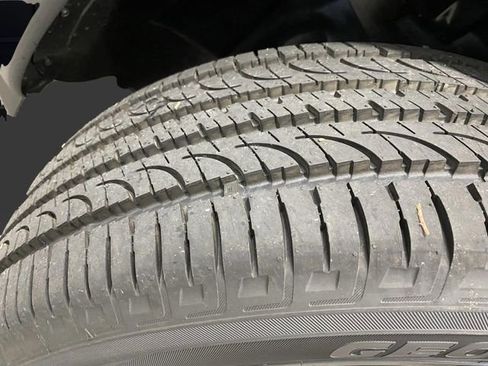 New 2025 Jeep Compass Latitude w/ Sun & Sound Group image 39