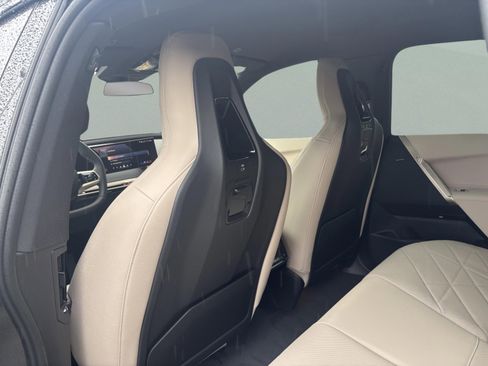 Used 2026 BMW iX xDrive45 image 29