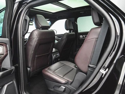 Used 2025 Ford Explorer Platinum w/ LUX Leather Package AWD/4WD image 33