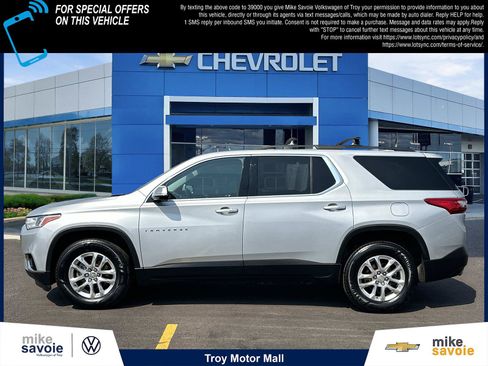 Certified 2020 Chevrolet Traverse LT FWD image 2