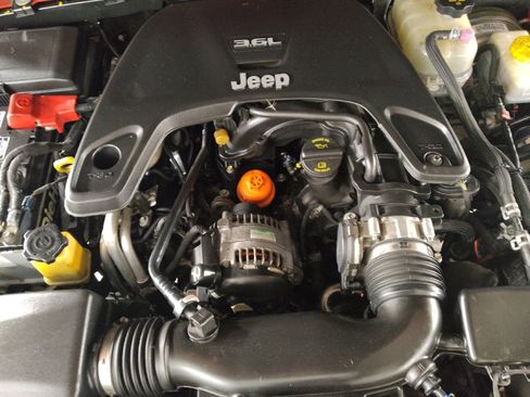 Used 2018 Jeep Wrangler Unlimited Sport S image 30