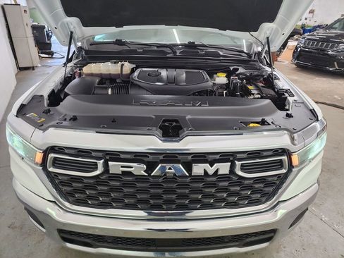 Used 2025 RAM 1500 Big Horn AWD/4WD image 33