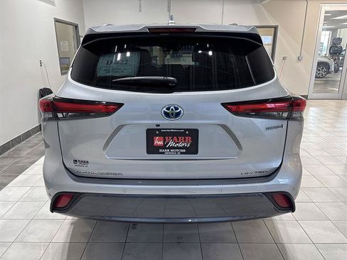 Used 2021 Toyota Highlander Limited AWD/4WD image 3