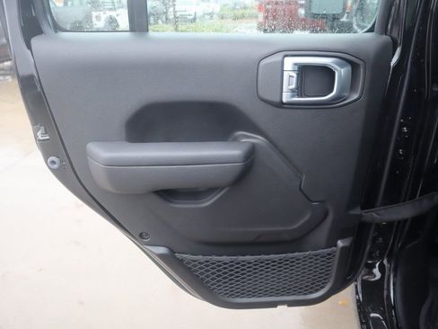 New 2026 Jeep Gladiator Sport image 15