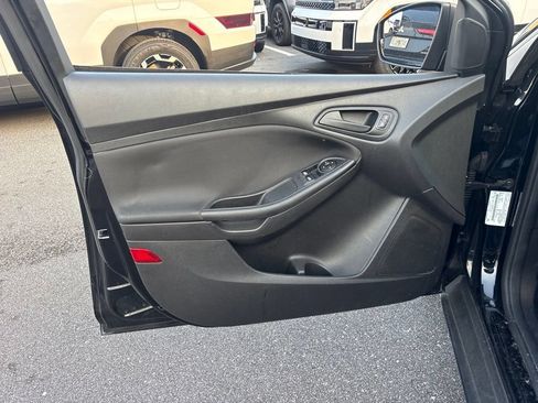 Used 2018 Ford Focus S FWD image 10