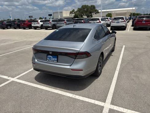 Used 2023 Honda Accord EX image 5
