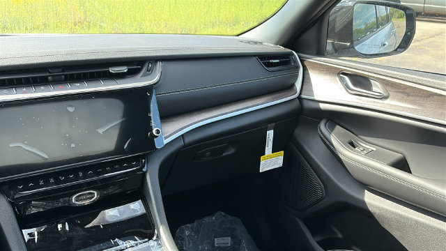 New 2027 Jeep Grand Cherokee Limited AWD/4WD image 23