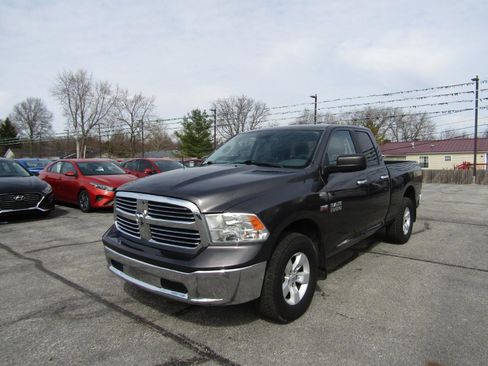 Used 2017 RAM 1500 Classic SLT image 3