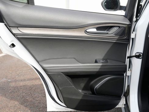 Used 2019 Alfa Romeo Stelvio Ti image 32