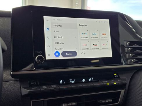 Certified 2025 Toyota Camry SE image 30