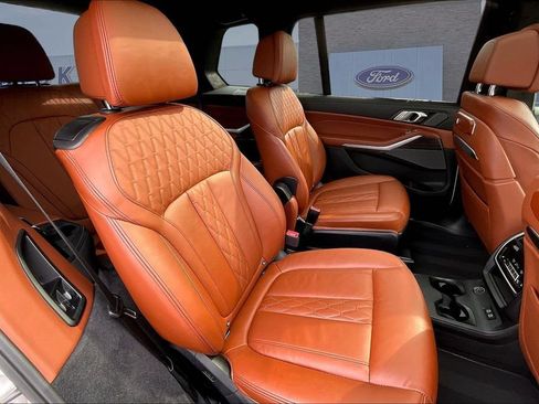 Used 2024 BMW X7 xDrive40i w/ M Sport Package AWD/4WD image 25
