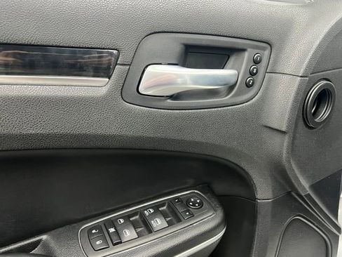 Used 2023 Chrysler 300 Touring L w/ Comfort Group image 15