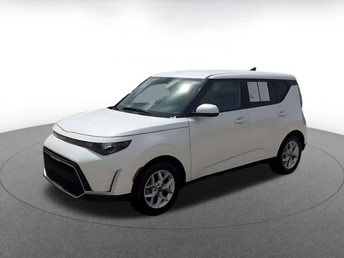 Used 2025 Kia Soul LX w/ LX Technology Package image 4