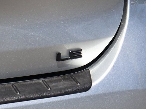 Used 2022 Toyota Highlander LE image 44