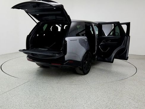 Certified 2024 Land Rover Range Rover SE image 11