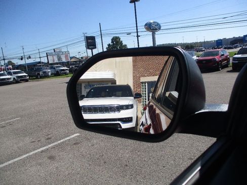 Certified 2021 Ford Explorer XLT w/ Equipment Group 202A image 18