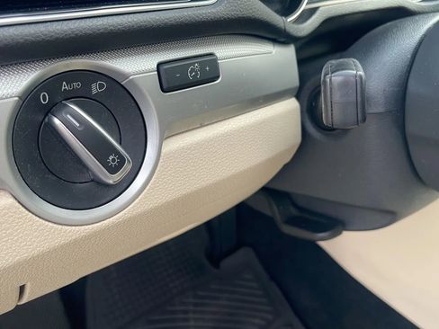 Used 2019 Volkswagen Passat 2.0T Wolfsburg w/ Wheels & Sunroof Package image 19