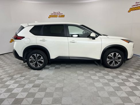 Used 2023 Nissan Rogue SV FWD image 8