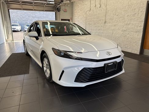 Certified 2025 Toyota Camry LE w/ Convenience Package image 2