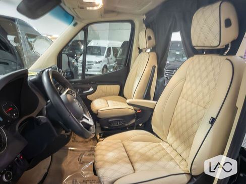 Used 2019 Mercedes-Benz Sprinter 170 Cargo image 31