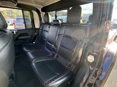 Used 2023 Jeep Gladiator Overland image 27