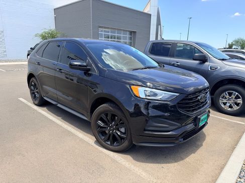 Used 2024 Ford Edge SE w/ Black Appearance Package AWD/4WD image 4