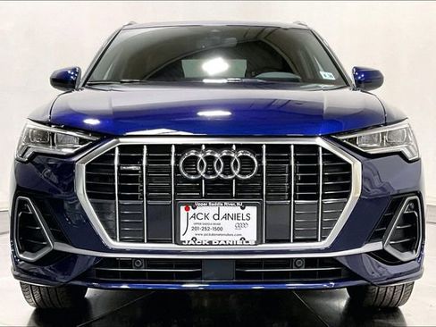 Used 2025 Audi Q3 2.0T Premium w/ Convenience Package AWD/4WD image 2