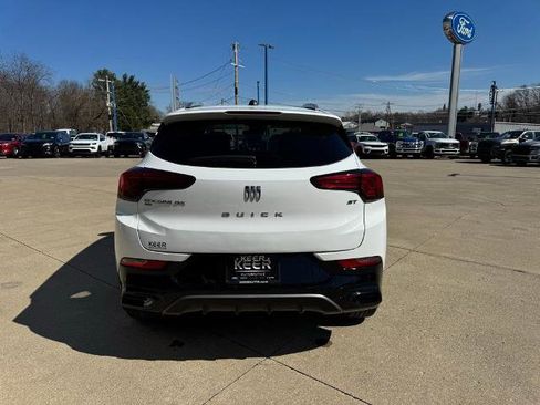 Used 2024 Buick Encore GX Sport Touring image 5