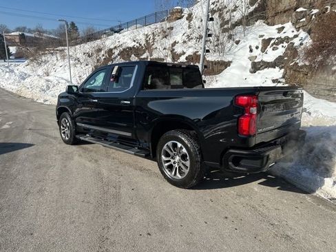 Used 2024 Chevrolet Silverado 1500 High Country w/ Technology Package image 3
