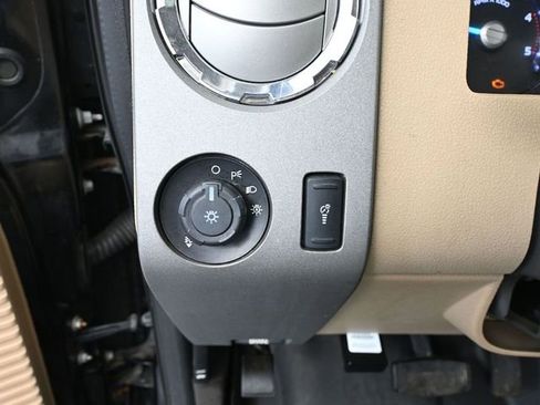 Used 2011 Ford F250 Lariat w/ Lariat Interior Pkg AWD/4WD image 29
